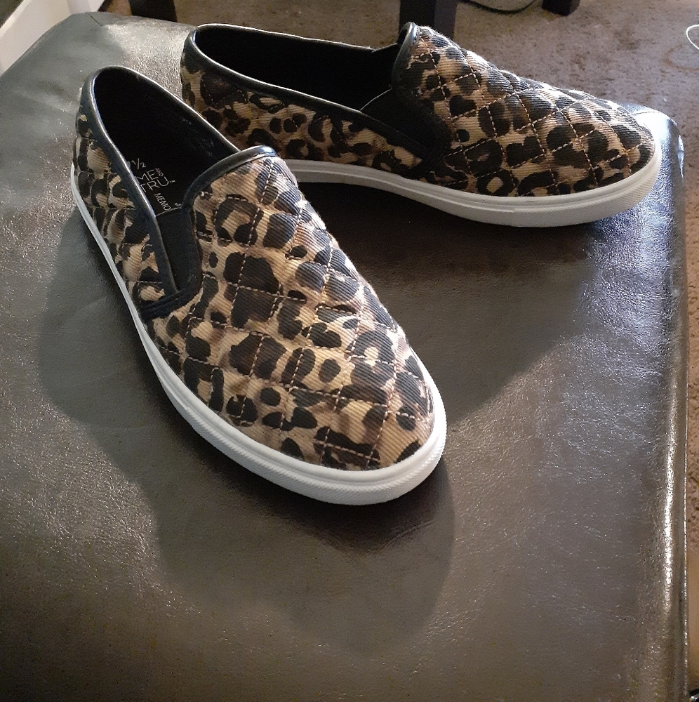 Time and Tru flats Size 7.5